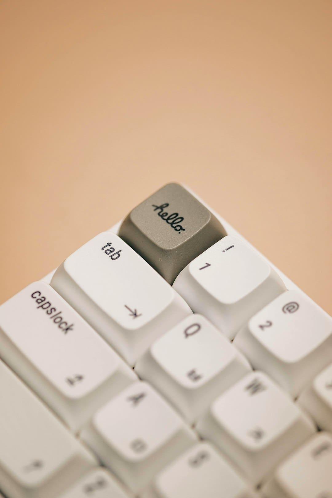 LABUBU、哪吒等“反完美”IP兴起 年轻人为何爱上丑萌的它